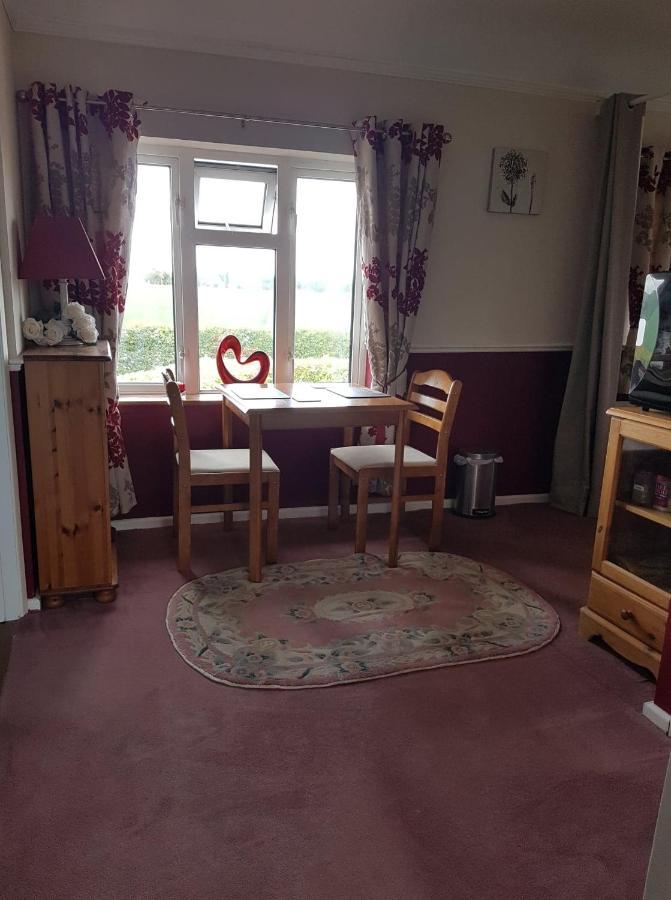 Chimneys B&B Holbrook  외부 사진