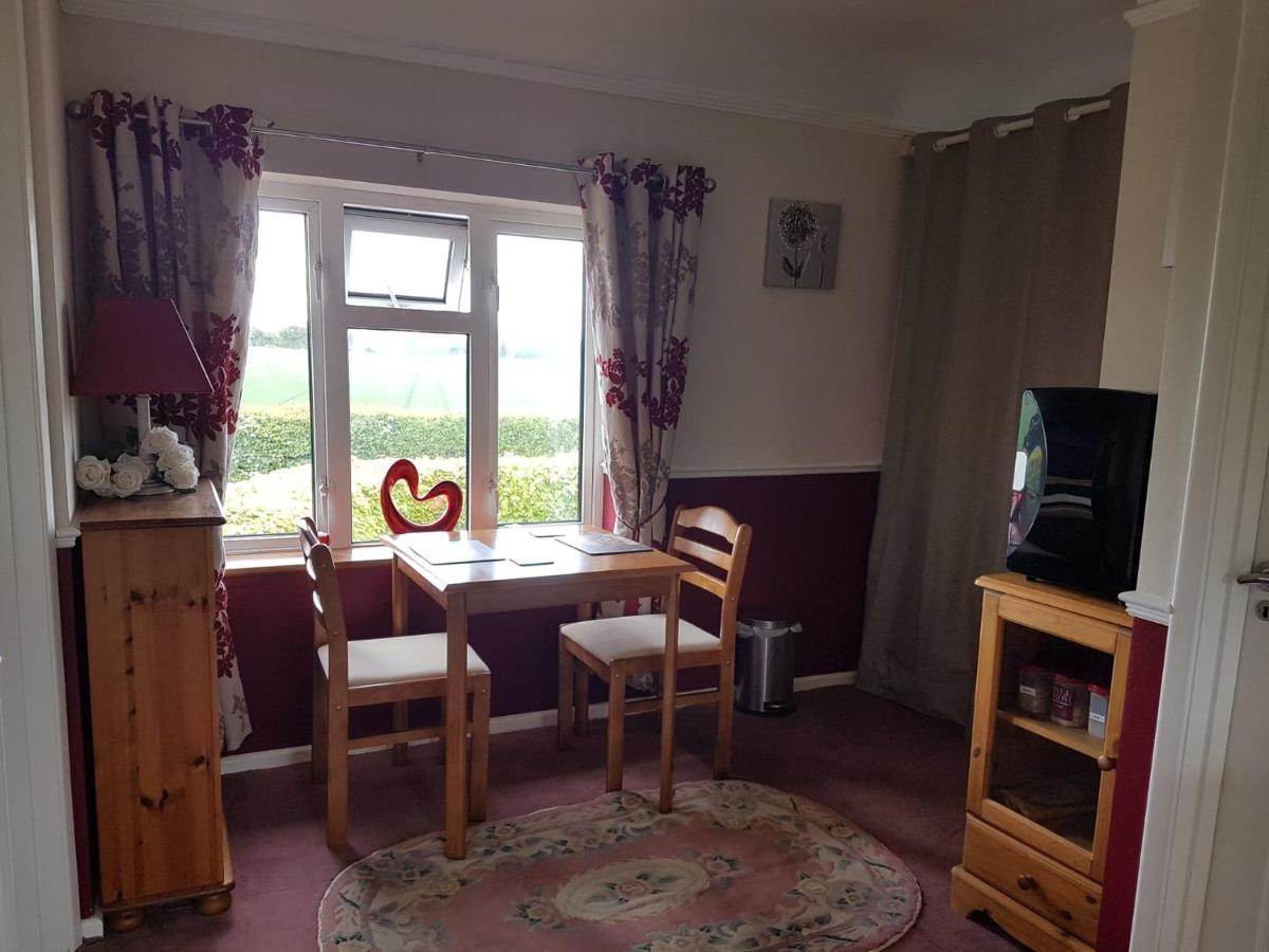 Chimneys B&B Holbrook  외부 사진